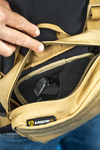 
תיק Pistol Pack פתוח ובתוכו אקדח